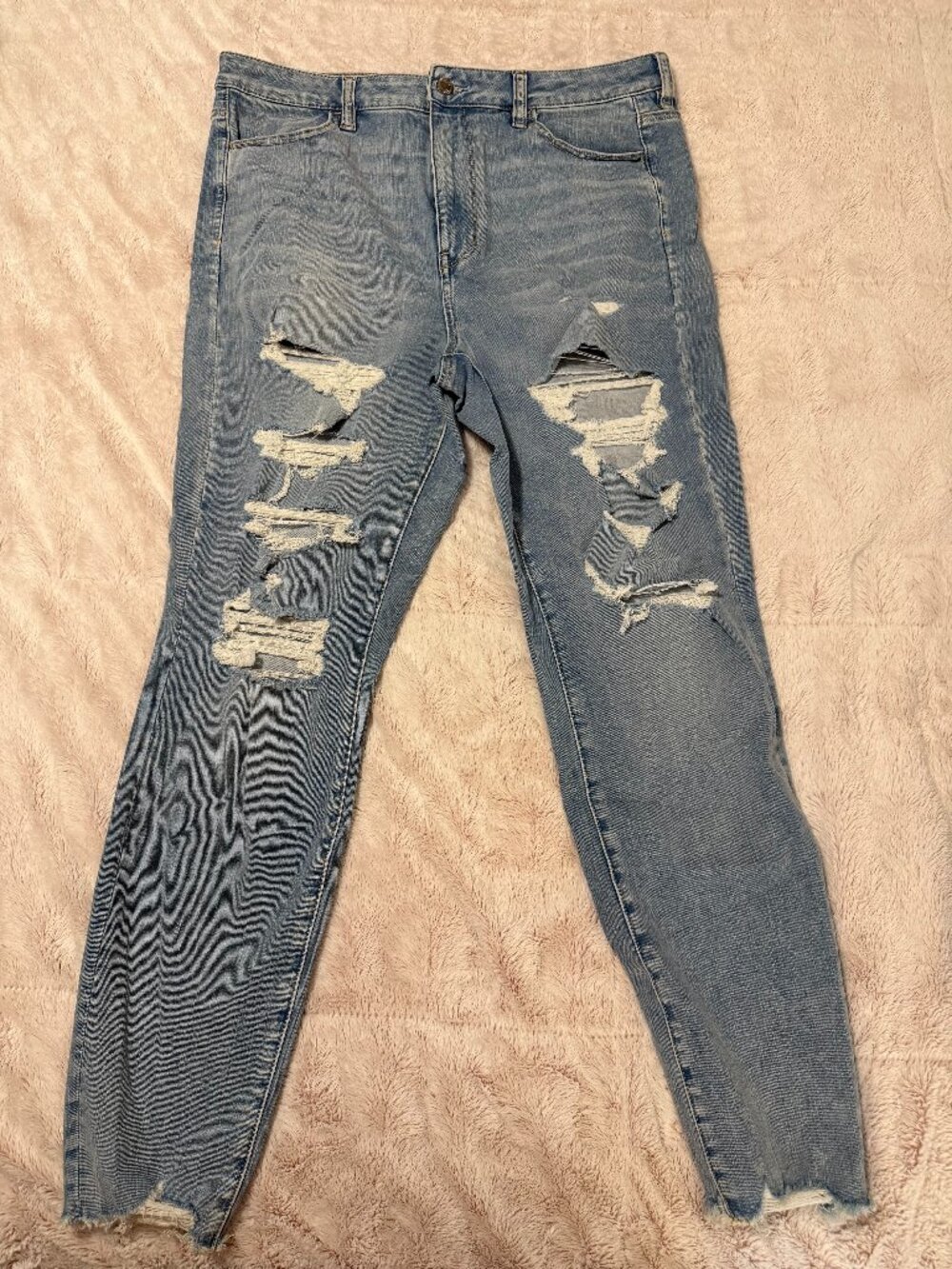Women's Blue Jeans - American Eagle 360 Stretch - Distressed / Ripped Size 16 XL